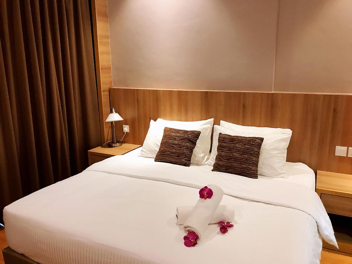 Imperial Grand Suite Apartment กูชิง ภายนอก รูปภาพ