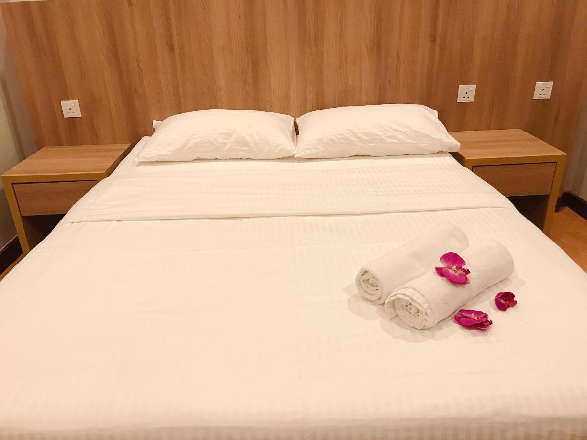Imperial Grand Suite Apartment กูชิง ภายนอก รูปภาพ