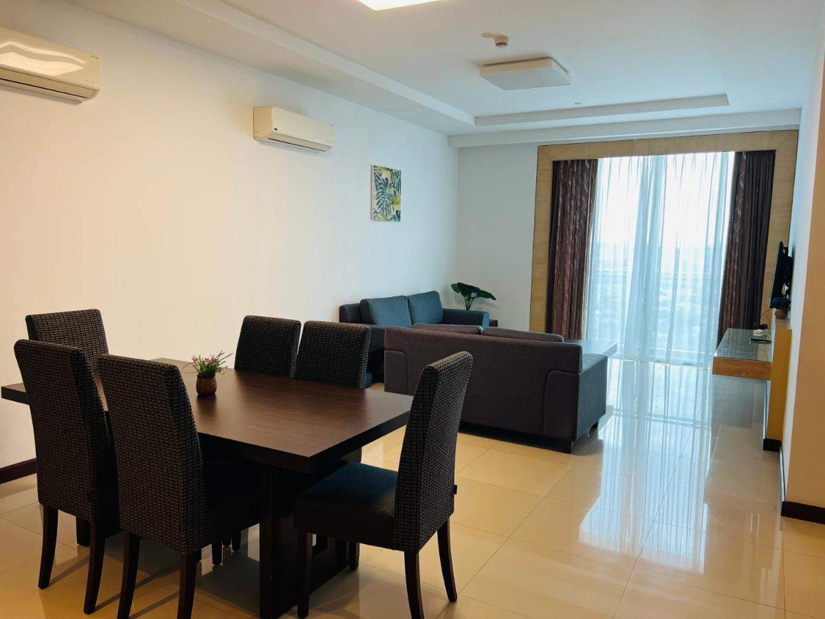 Imperial Grand Suite Apartment กูชิง ภายนอก รูปภาพ