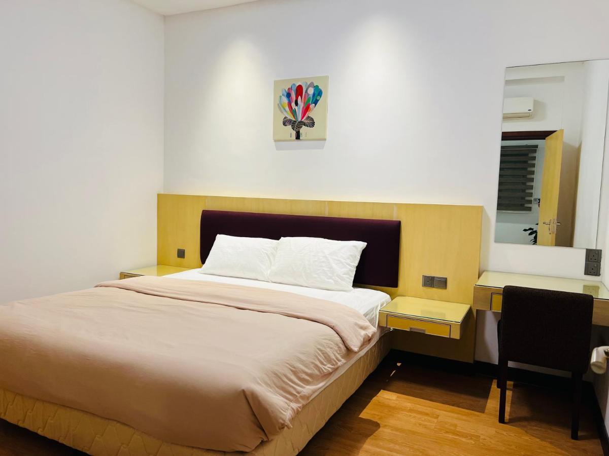 Imperial Grand Suite Apartment กูชิง ภายนอก รูปภาพ