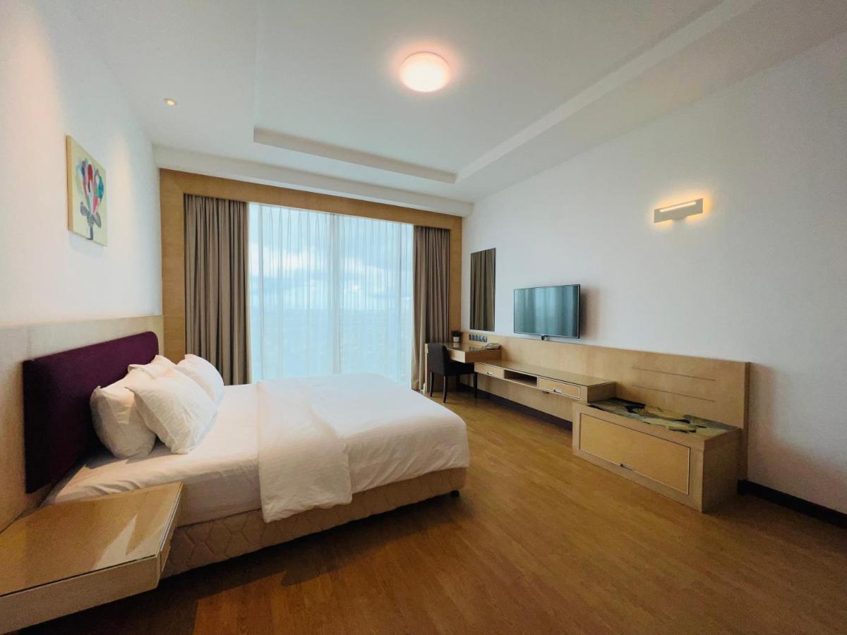 Imperial Grand Suite Apartment กูชิง ภายนอก รูปภาพ
