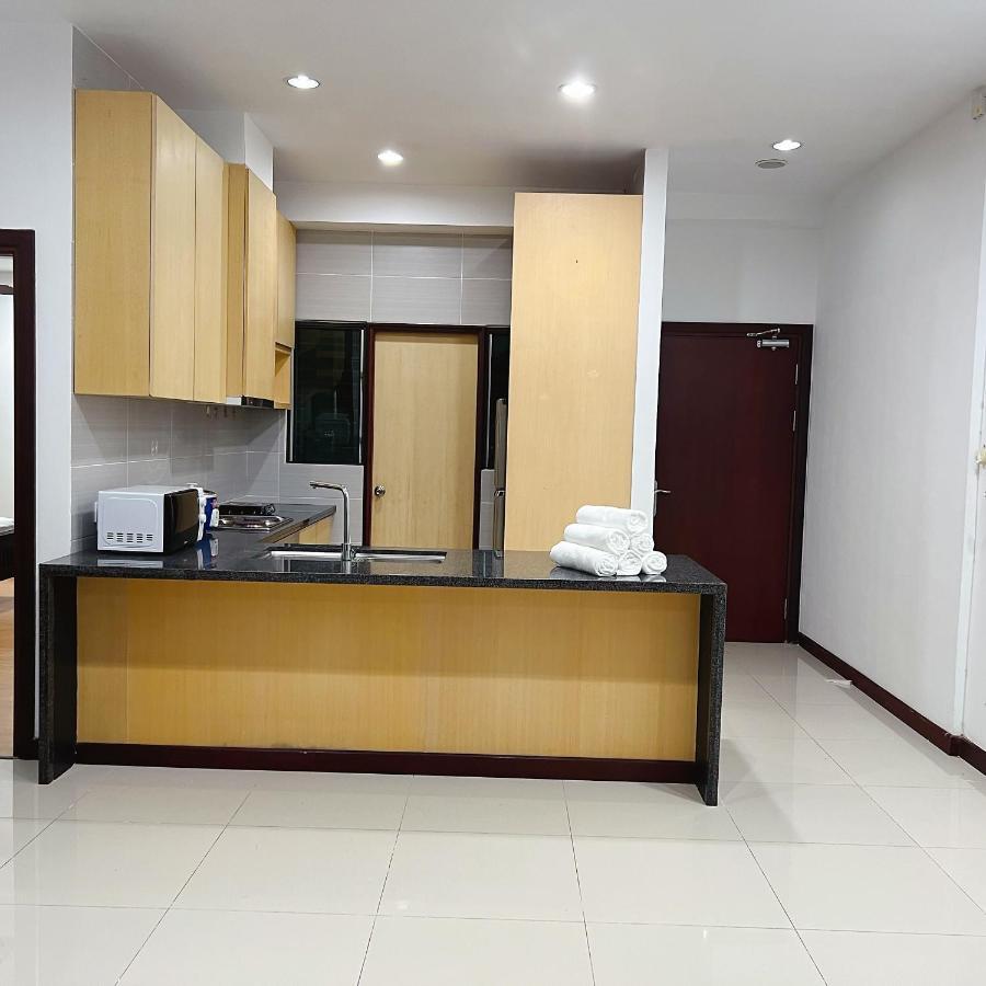 Imperial Grand Suite Apartment กูชิง ภายนอก รูปภาพ