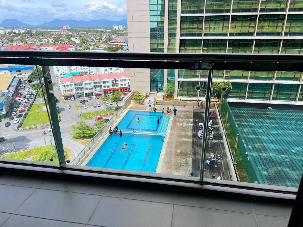 Imperial Grand Suite Apartment กูชิง ภายนอก รูปภาพ