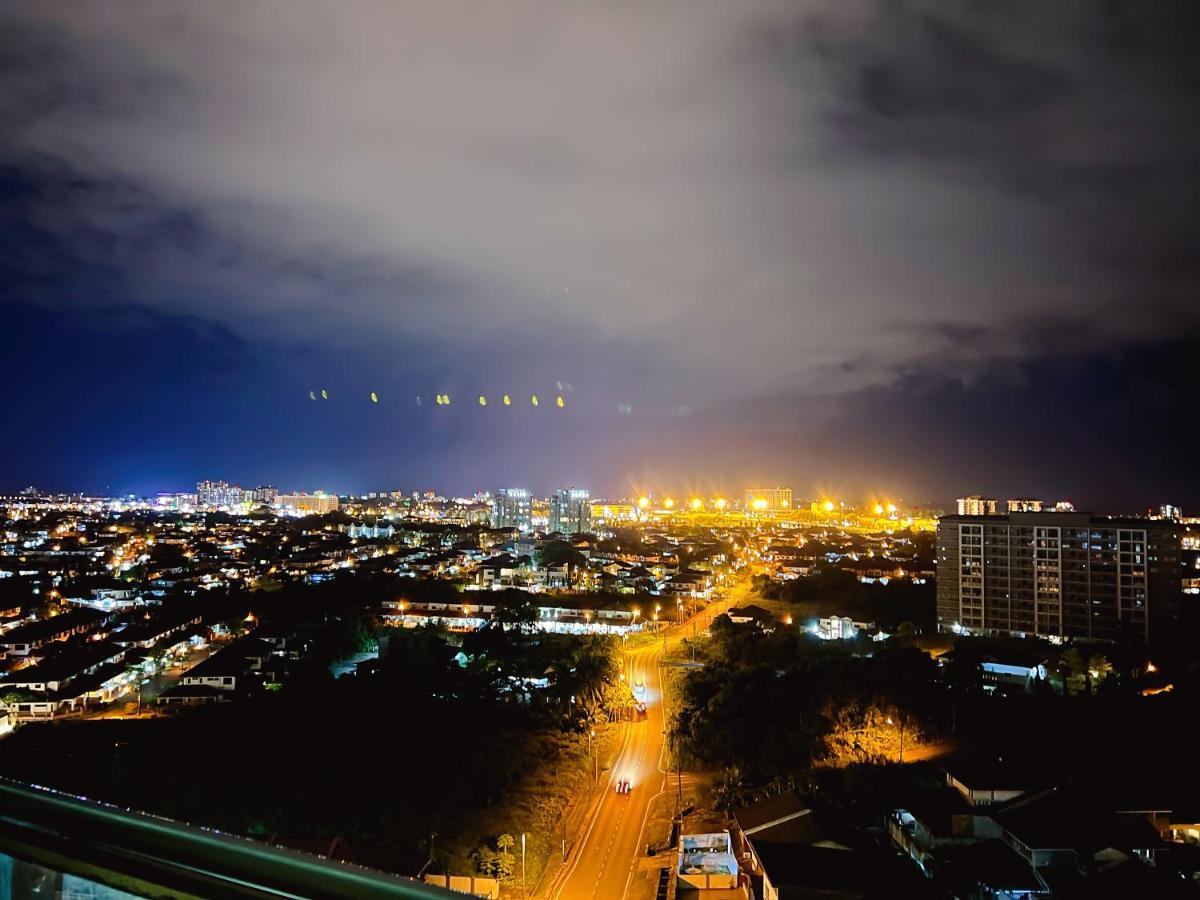 Imperial Grand Suite Apartment กูชิง ภายนอก รูปภาพ