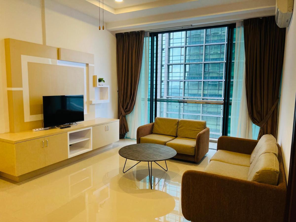 Imperial Grand Suite Apartment กูชิง ภายนอก รูปภาพ