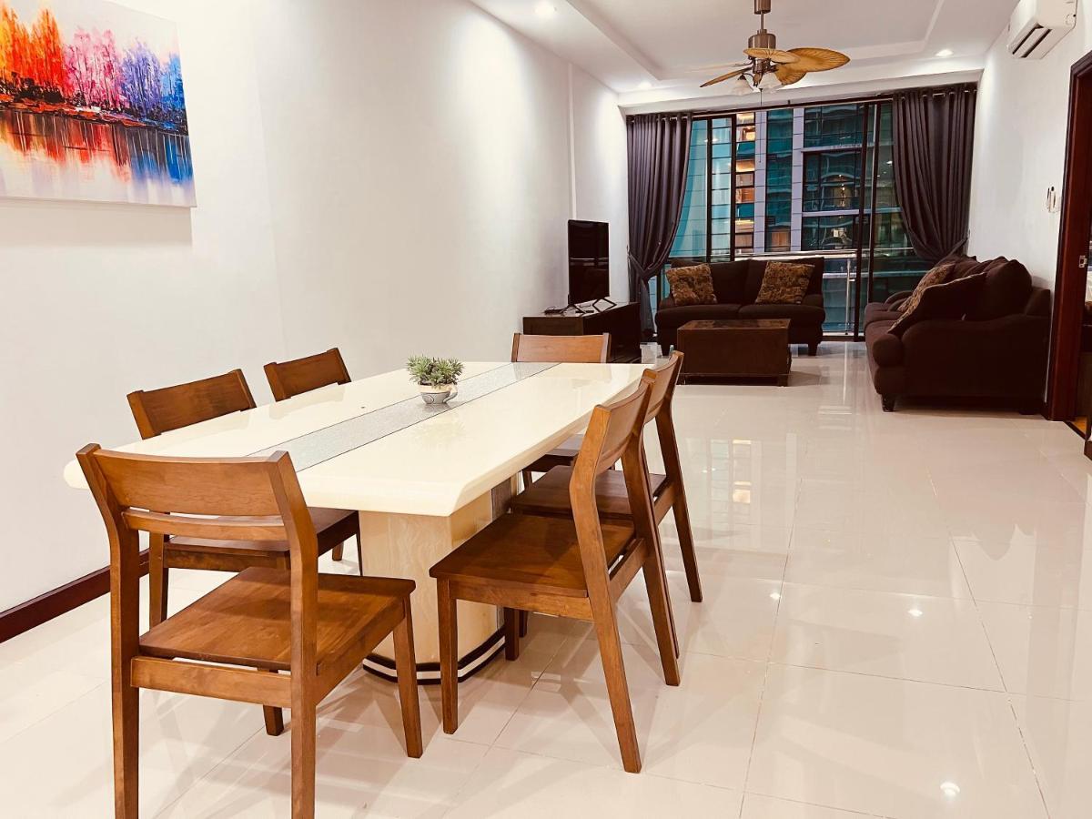 Imperial Grand Suite Apartment กูชิง ภายนอก รูปภาพ