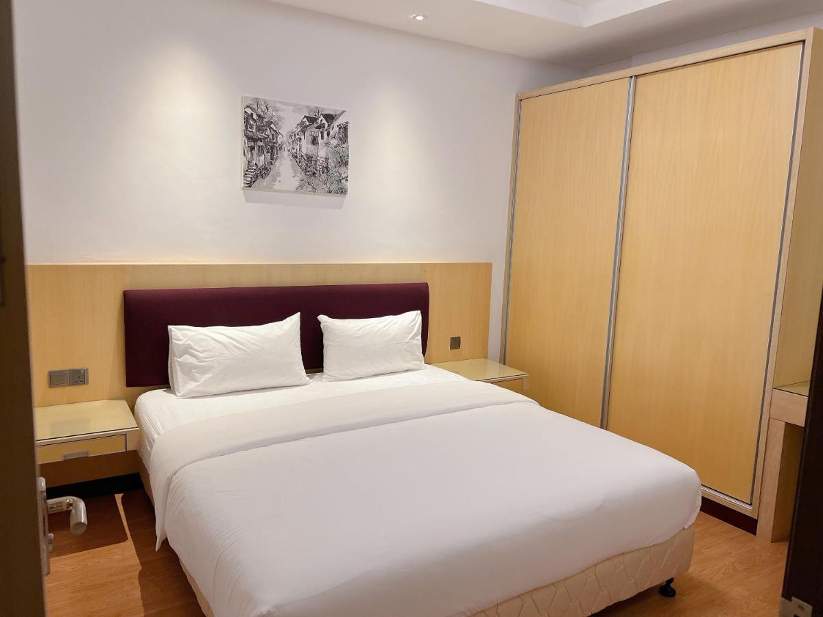 Imperial Grand Suite Apartment กูชิง ภายนอก รูปภาพ