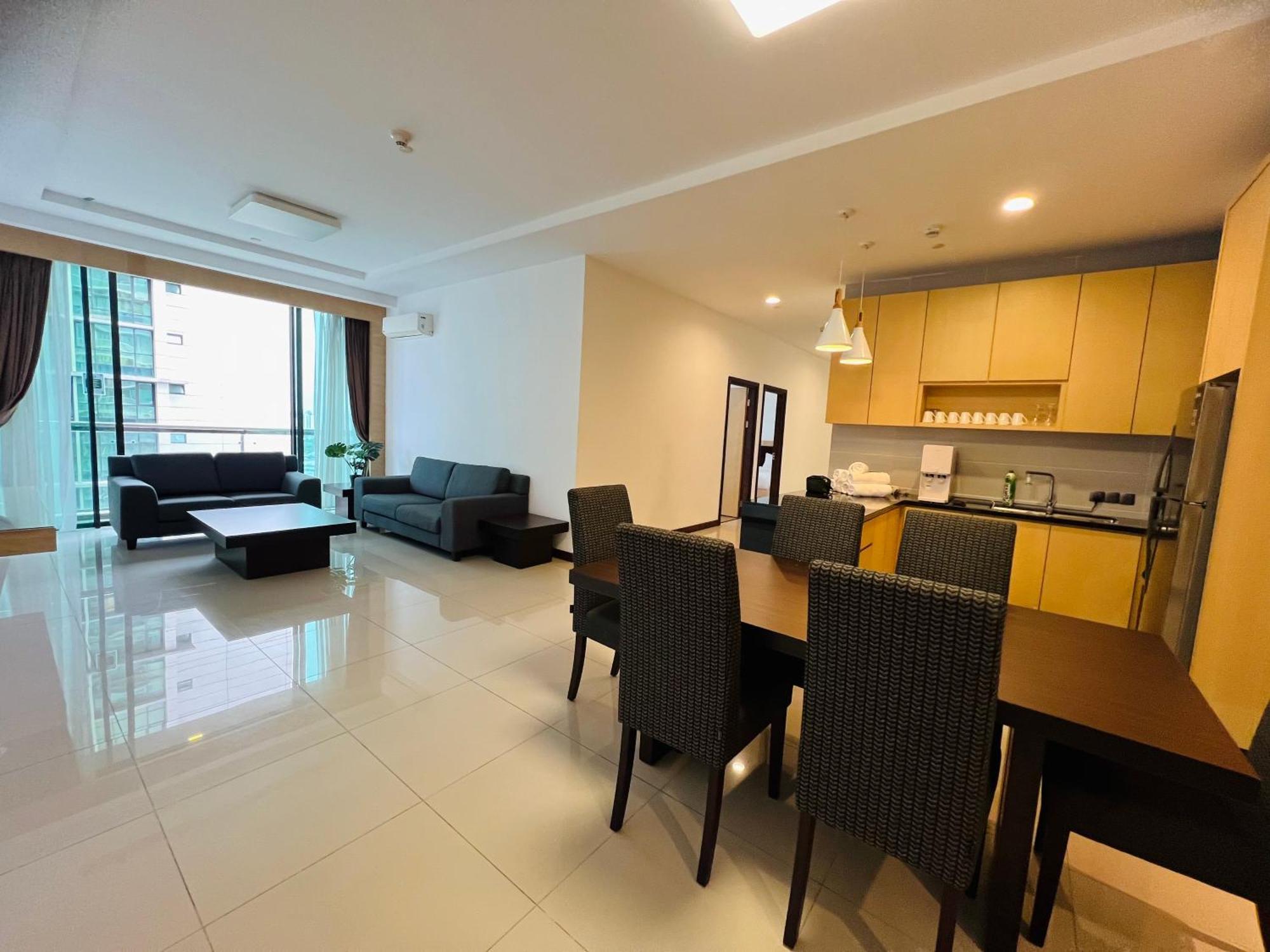 Imperial Grand Suite Apartment กูชิง ภายนอก รูปภาพ