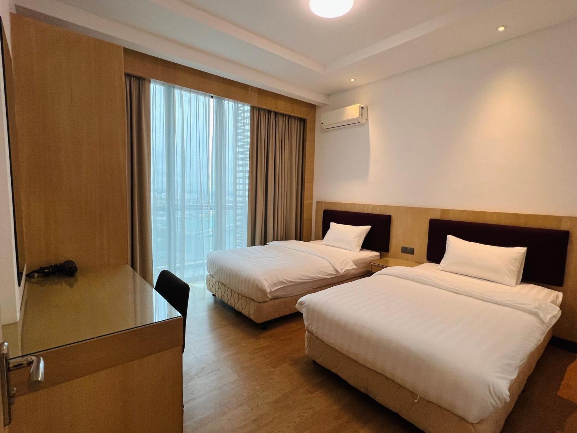 Imperial Grand Suite Apartment กูชิง ภายนอก รูปภาพ