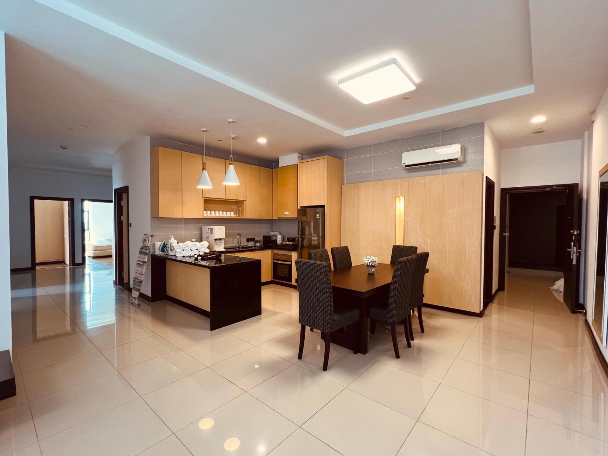 Imperial Grand Suite Apartment กูชิง ภายนอก รูปภาพ