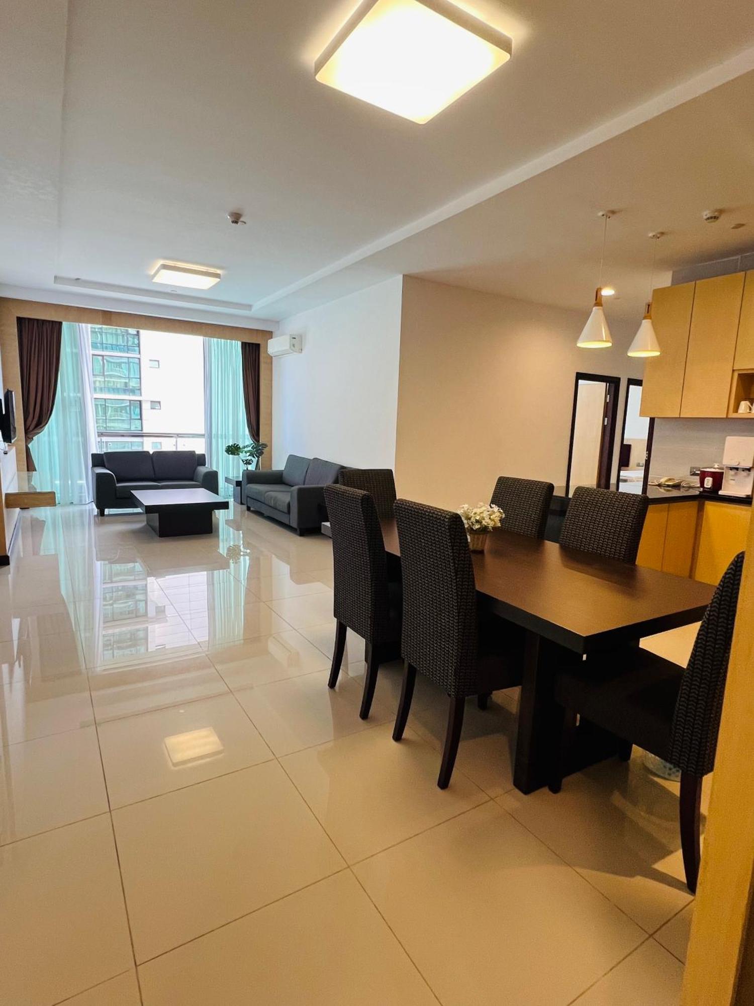 Imperial Grand Suite Apartment กูชิง ภายนอก รูปภาพ